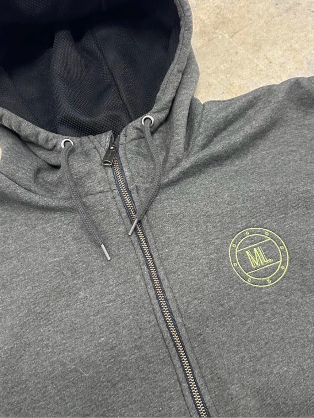 Men’s Carhartt Colab with Artist ML Excellent Condition. Full zip Heavy Thermal